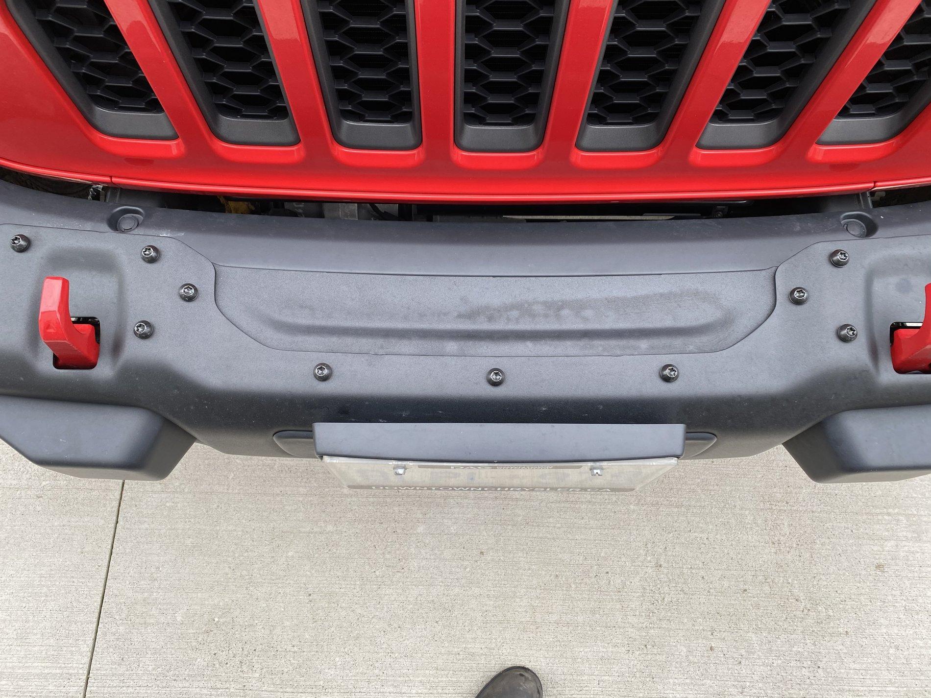 Jeep Gladiator Installing Mopar 82215351 Grille & Winch Guard BA4BDA11-41C8-4B48-A863-42015815162E
