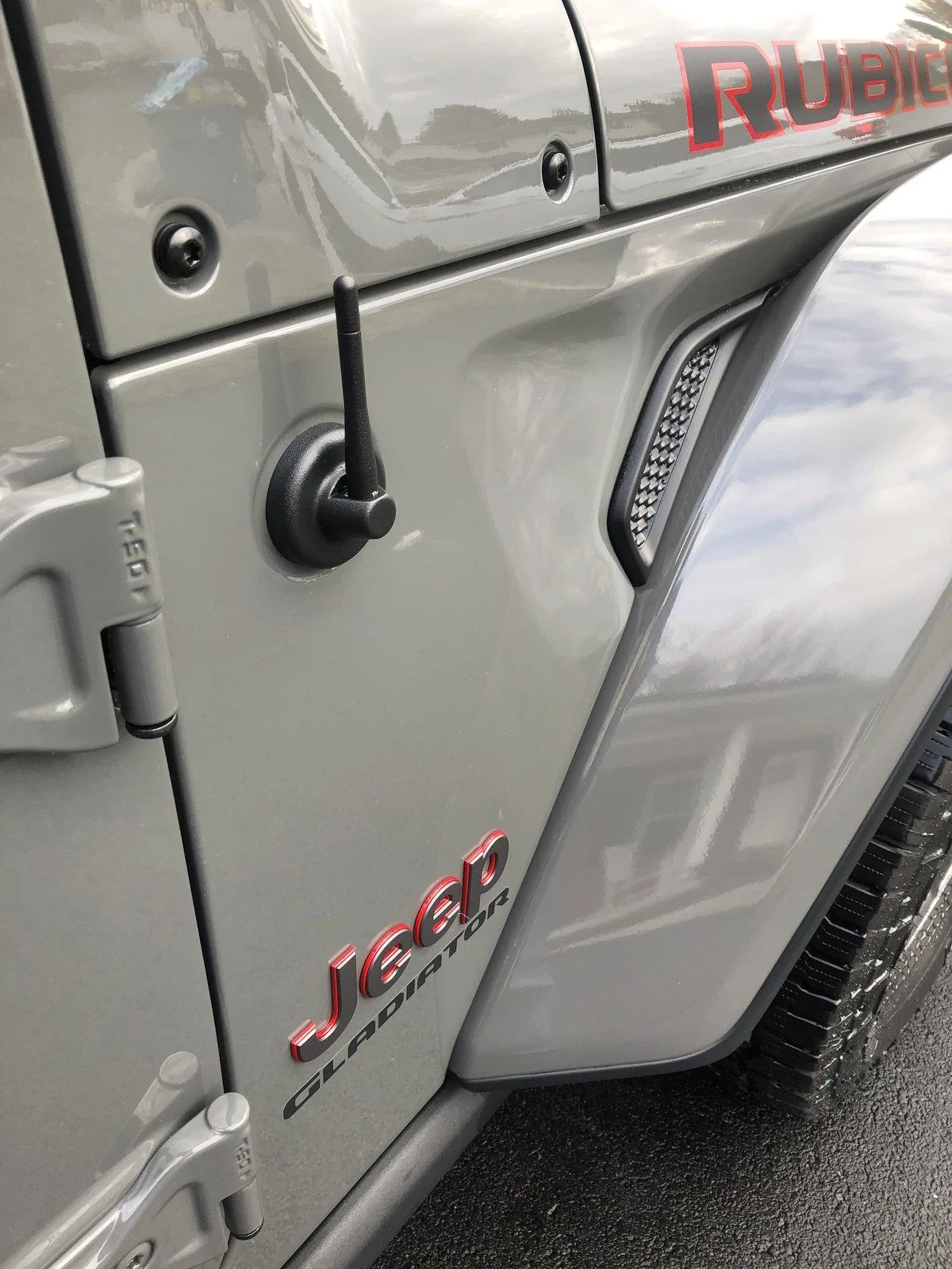 Jeep Gladiator Shorter Stubby Antenna 860097B3-15F5-4F92-974F-E08DD16A3132
