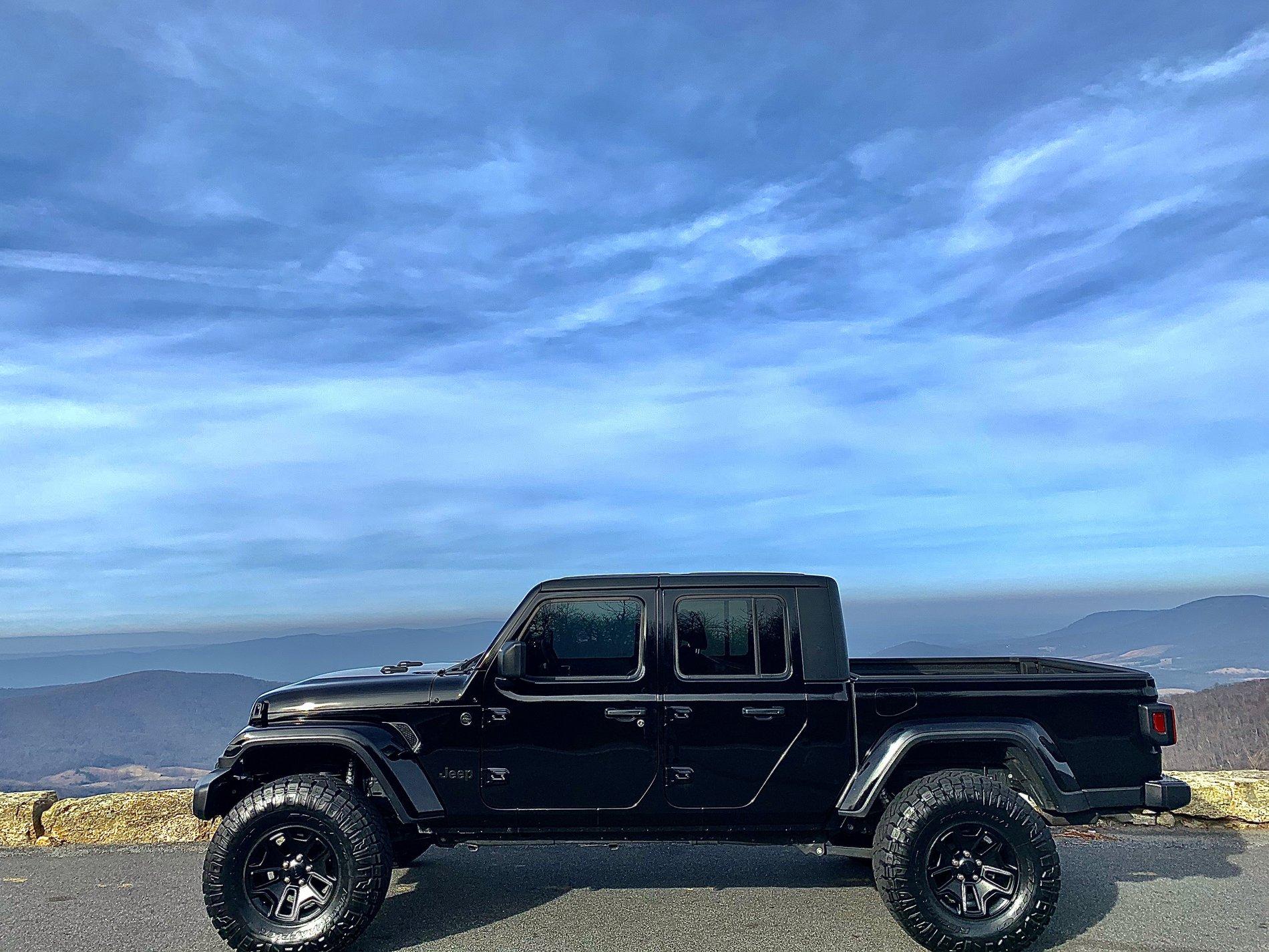 Jeep Gladiator WTS almost brand new MOPAR 2” lift B04A0800-CF9F-4674-99D3-9F2A919C590C