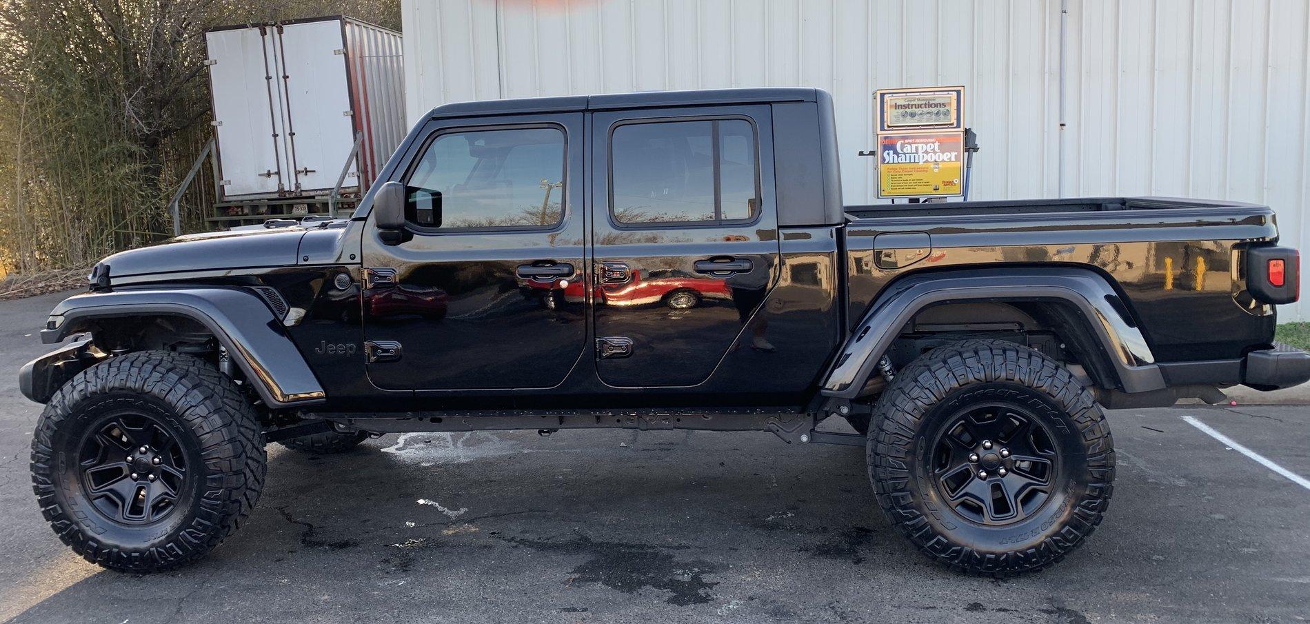 Jeep Gladiator WTS almost brand new MOPAR 2” lift 0EE6F8ED-1AA5-47AD-90E8-0B2B14E63116