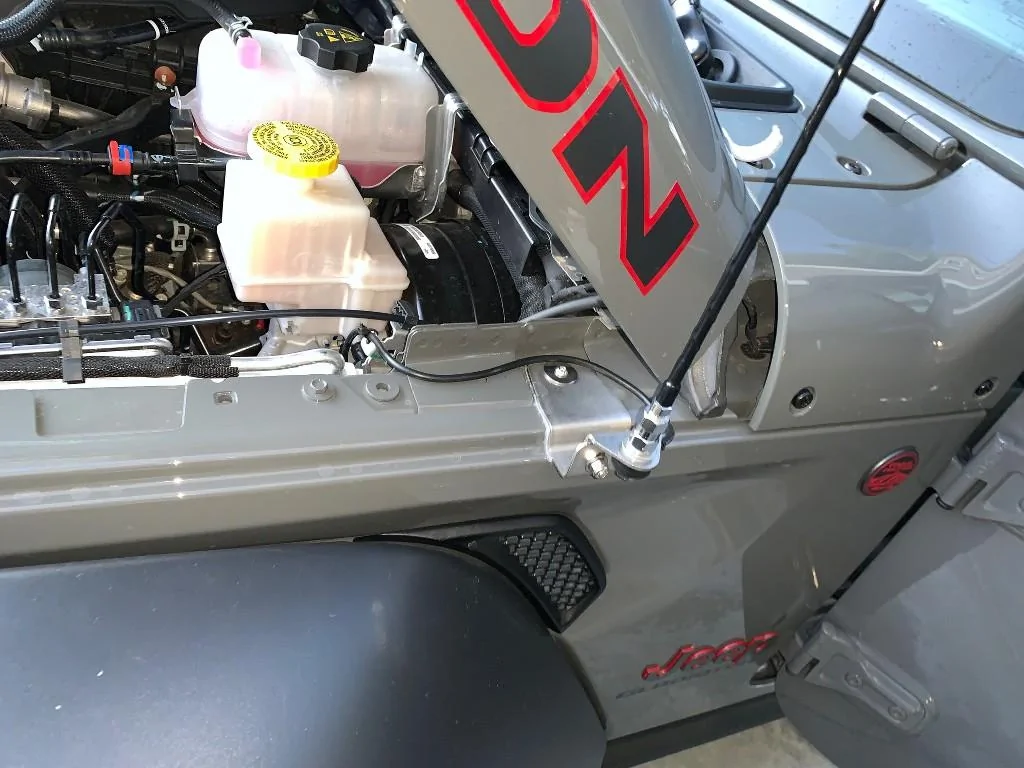 Jeep Gladiator JT cb antenna wire routing location cIEqTv