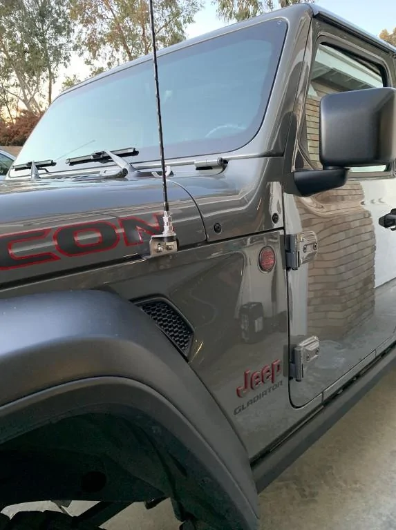 Jeep Gladiator JT cb antenna wire routing location UdpBYj