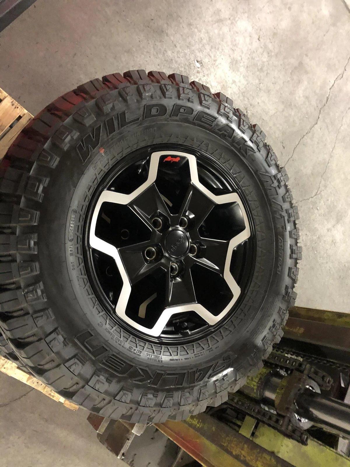 Jeep Gladiator 5 Rubicon MT tires on the upgraded wheels D894D997-F430-43D7-8773-5939AF6562F3