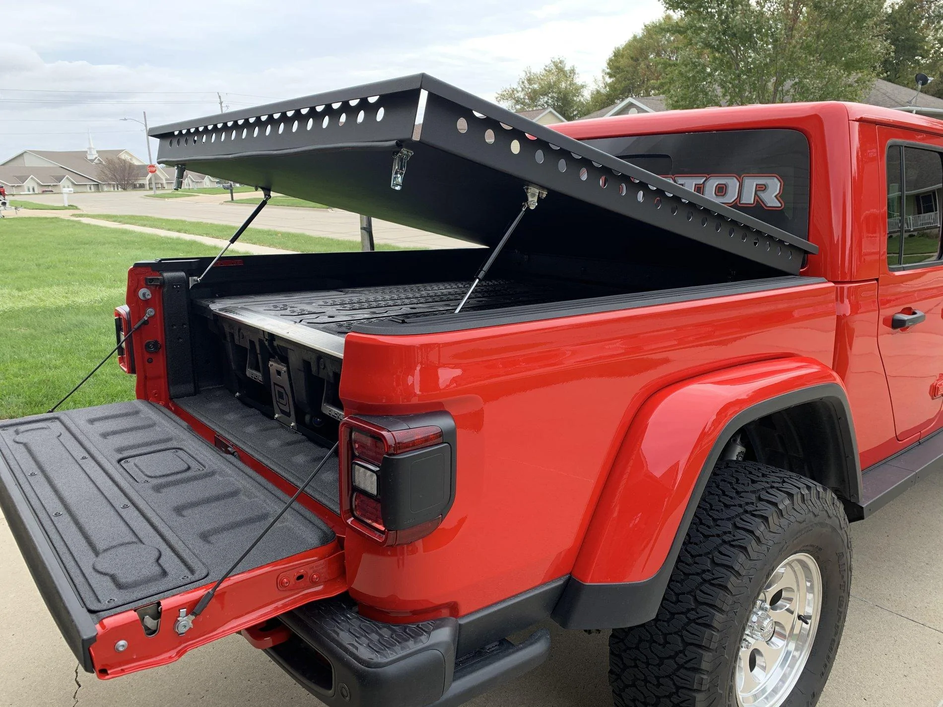 Jeep Gladiator Decked storage system installed 699F6F6B-056F-4569-BF13-1A3FFFE1BC9E