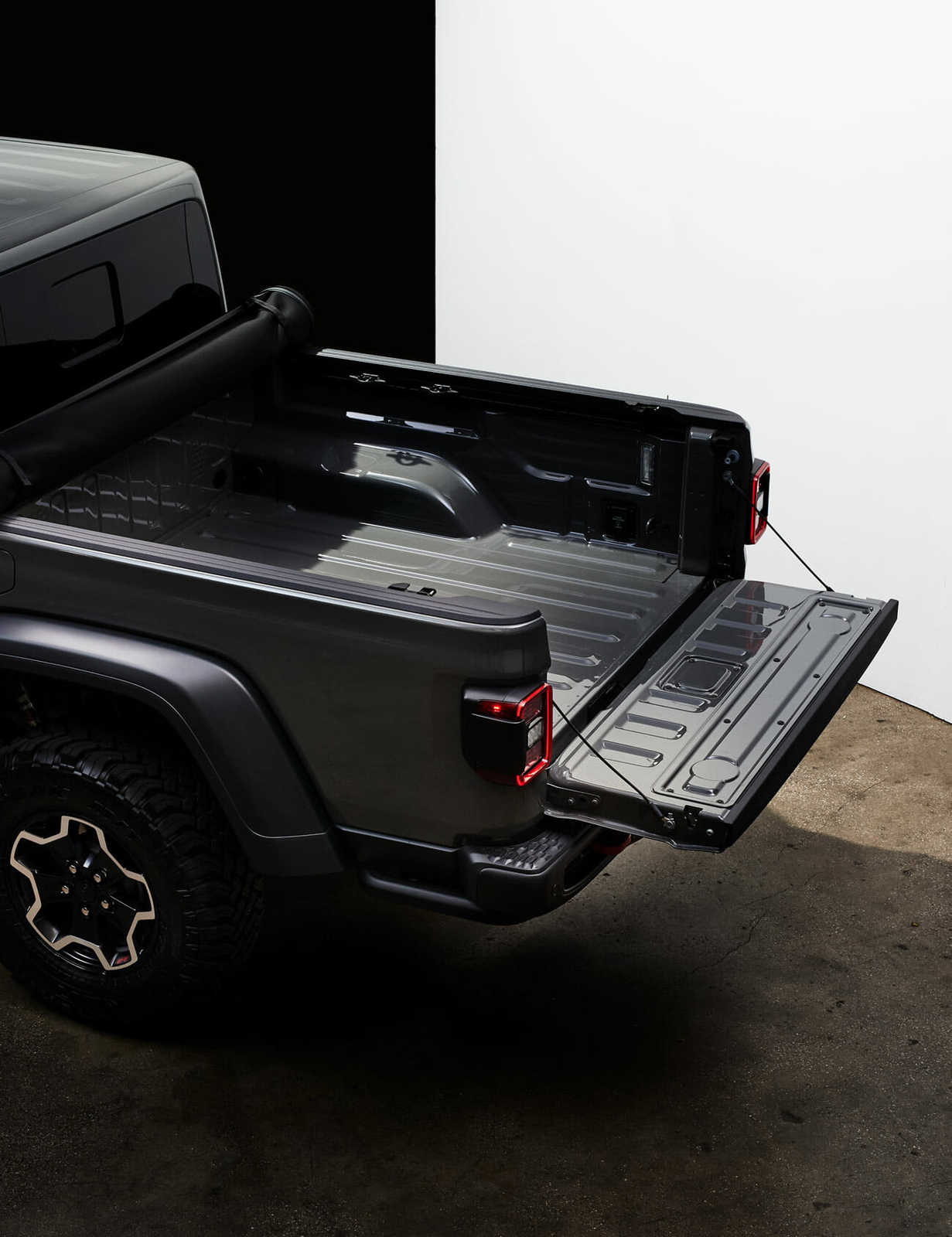 Jeep Gladiator Tired of the negativity. "The Jeep Gladiator is the Most Important Vehicle of 2019" Jeep-Gladiator-Gear-Patrol-Ambiance-1