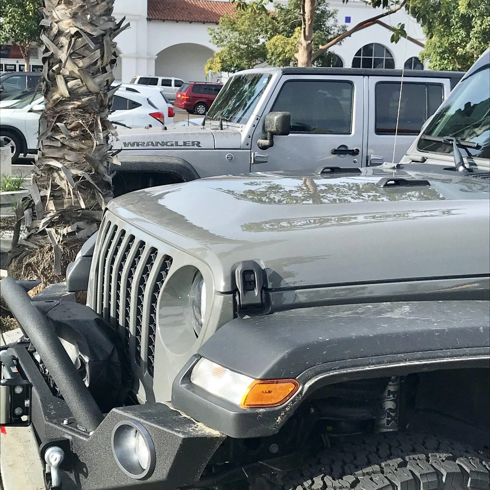 Jeep Gladiator Jeeps Parking Next To Jeeps F17A6526-A56C-440E-AFC1-0E664BD5F018