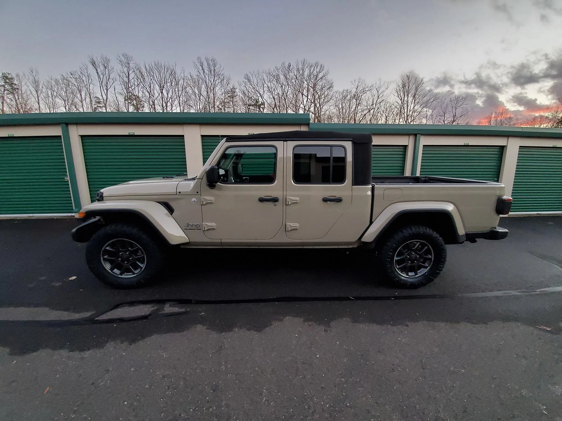 Jeep Gladiator What did you do TO your Gladiator today? [ADMIN WARNING: NO POLITICS, NO GUN TALK] New-Tires-left-sid