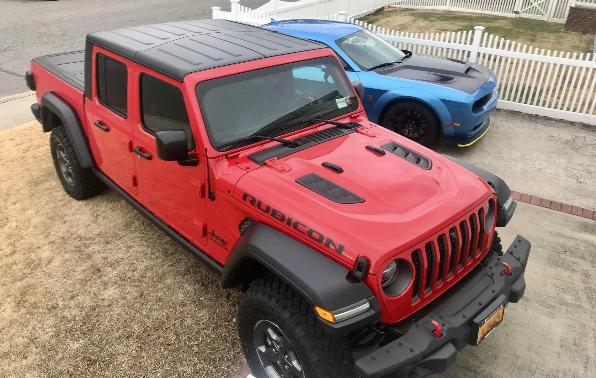 Jeep Gladiator FIRECRACKER RED Gladiator JT Club 931936F0-3F1D-4940-BF37-BCE9CA6AC1D5_1_201_a