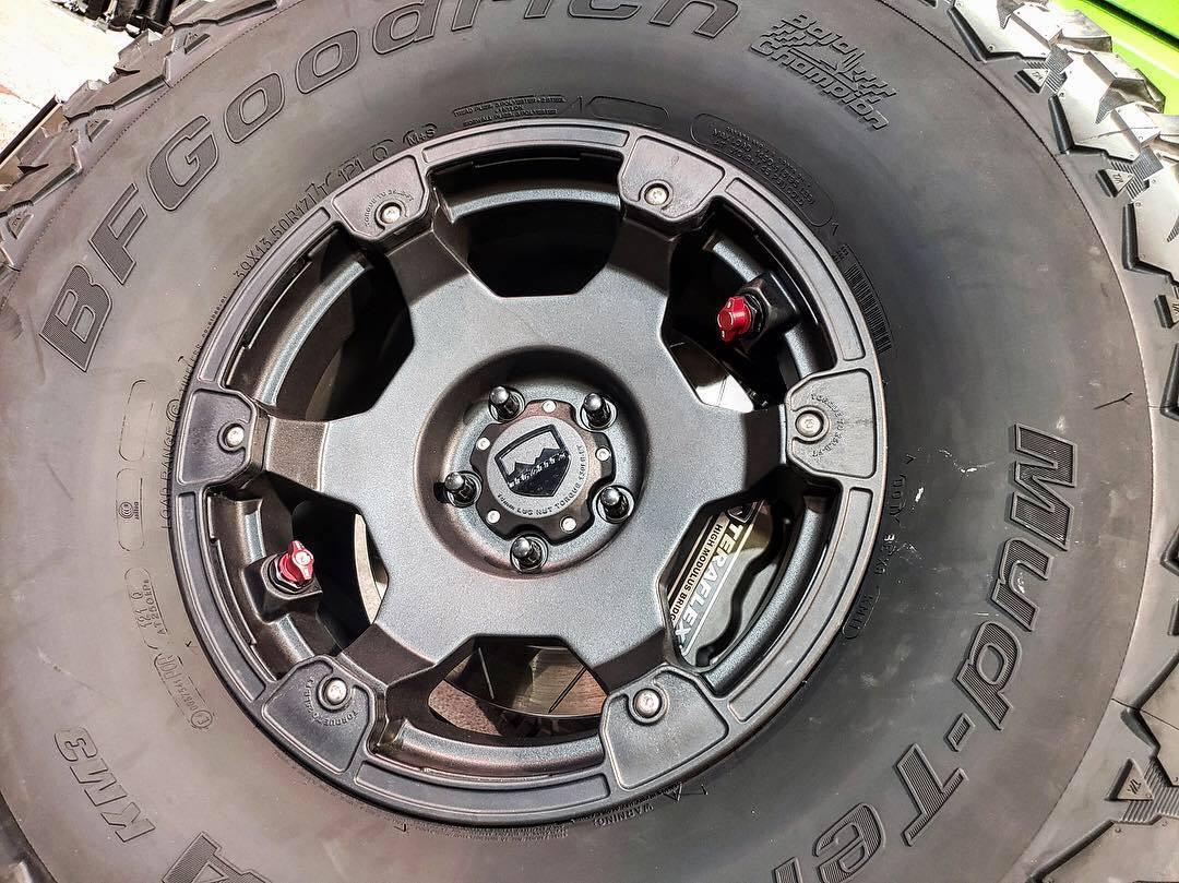 Jeep Gladiator Wheels with replaceable ring 5bdb6bd8602bb60074007339