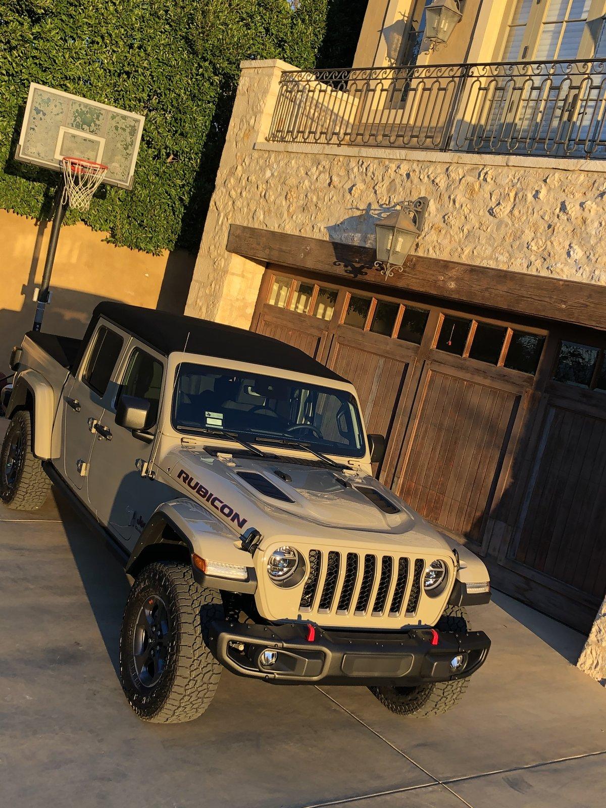 Jeep Gladiator Where are my future Gobis 316EDDB8-A816-4F36-80B7-0B466B09B70C