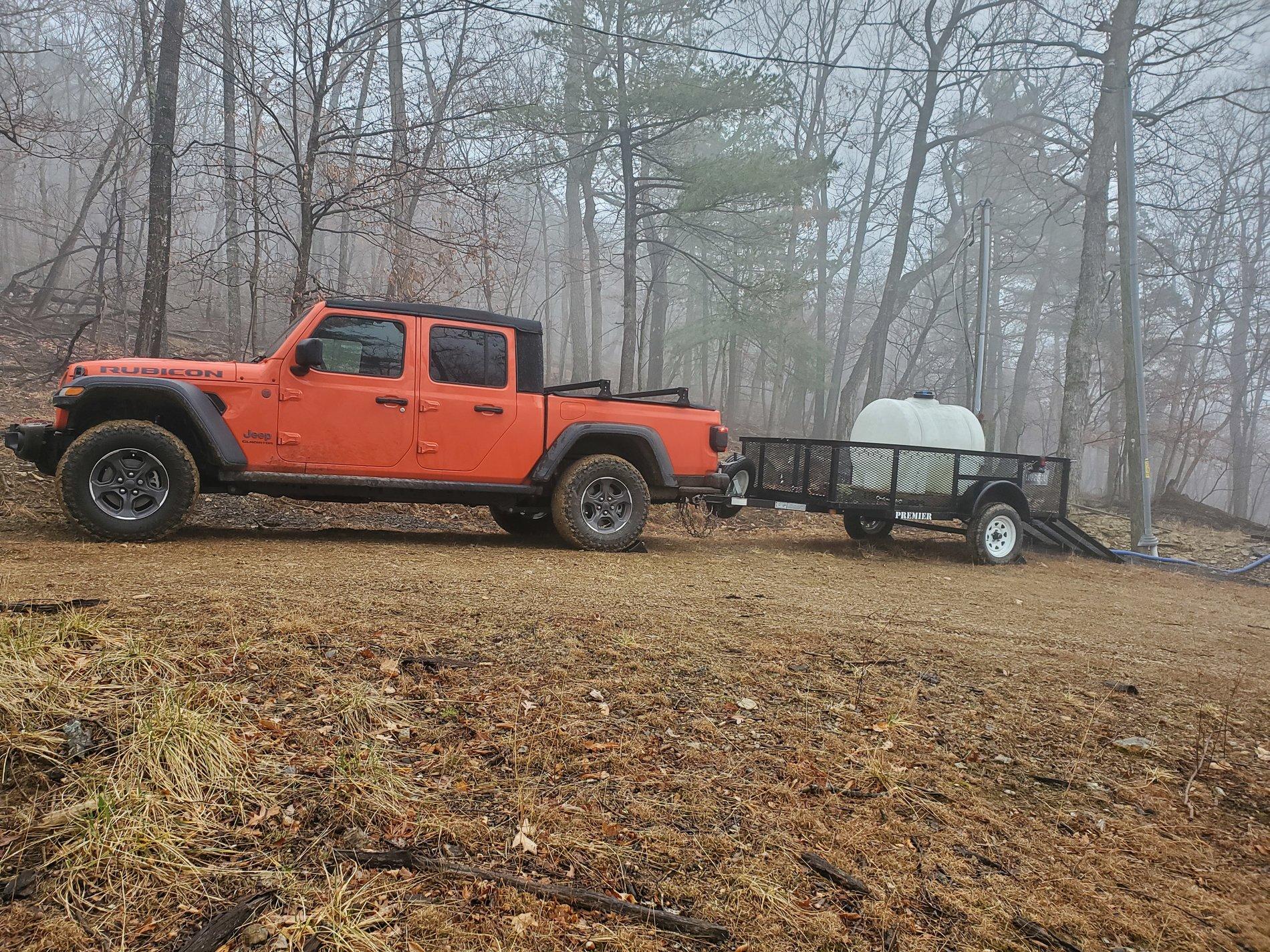 Jeep Gladiator Towed a 3200 lbs trailer up a muddy hill 20191229_094621