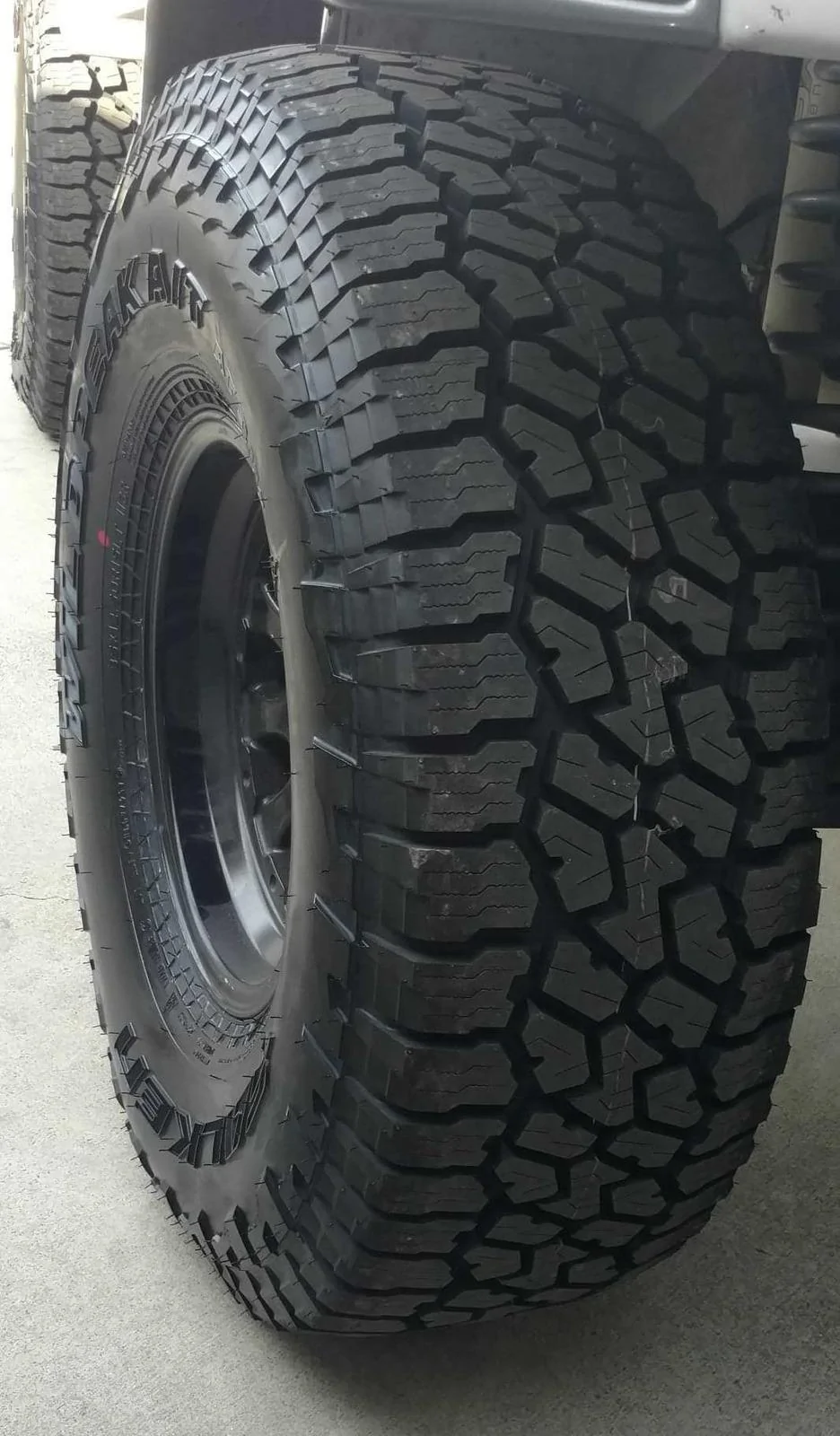 Jeep Gladiator Falkens or BFGs...looking for feedback. OmQ9DcM