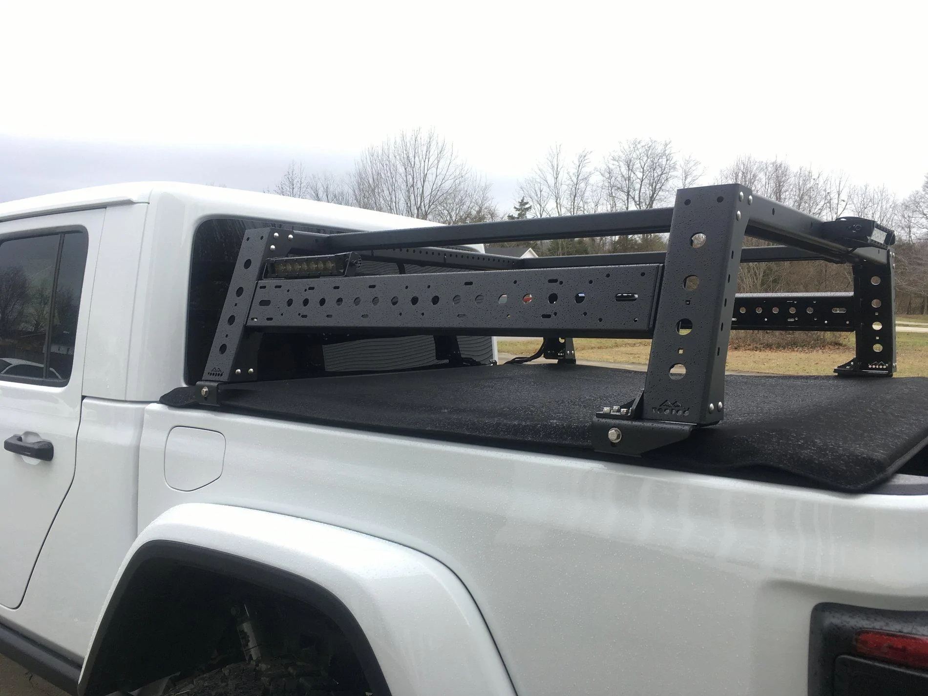 Jeep Gladiator On-board Air and Rack lighting IMG_3816