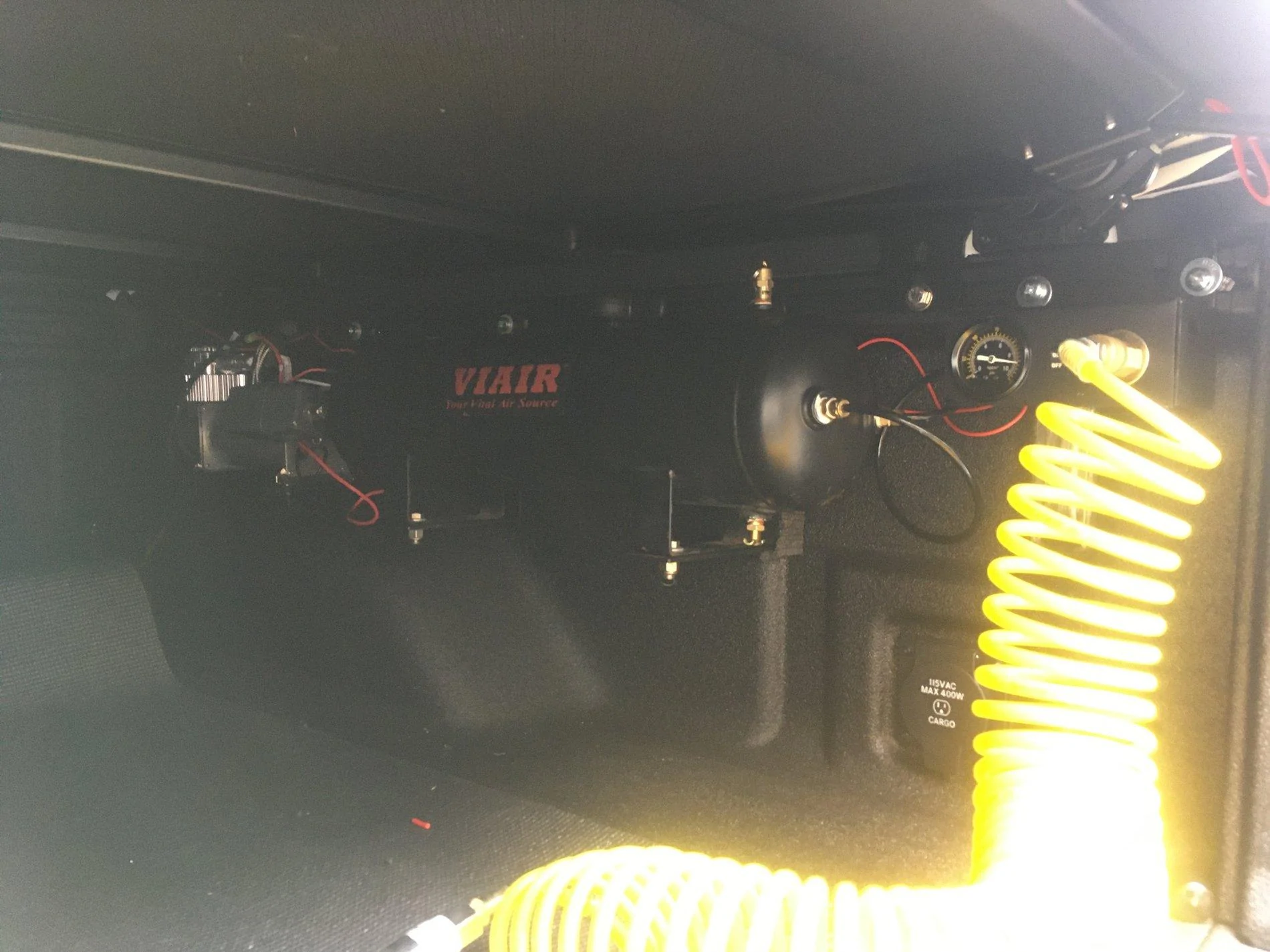 Jeep Gladiator On-board Air and Rack lighting IMG_3818