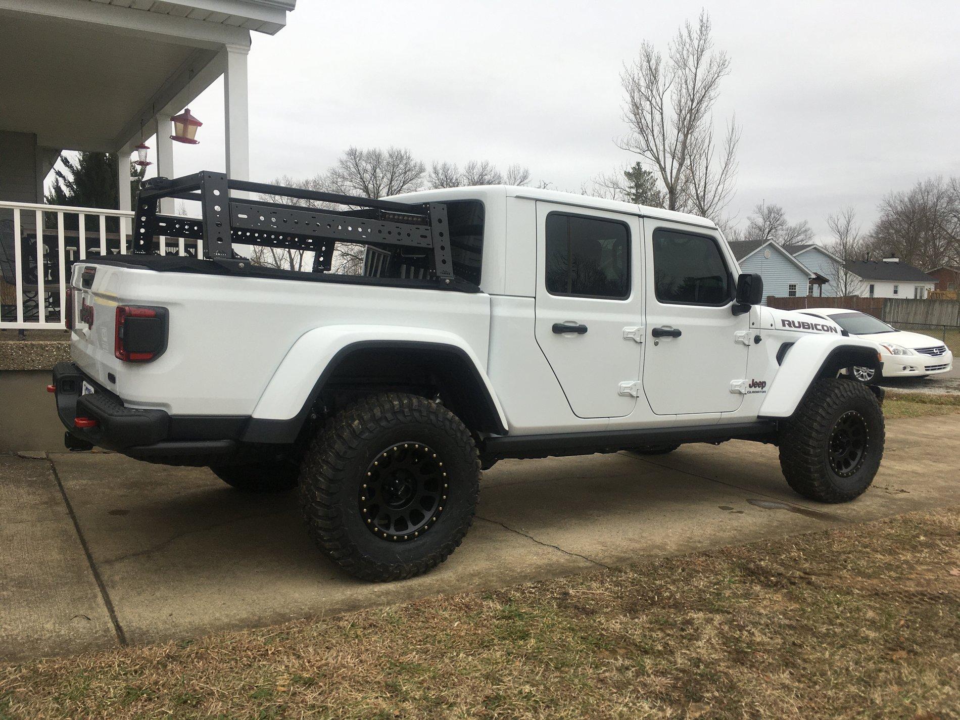 Jeep Gladiator On-board Air and Rack lighting IMG_3819.JPG