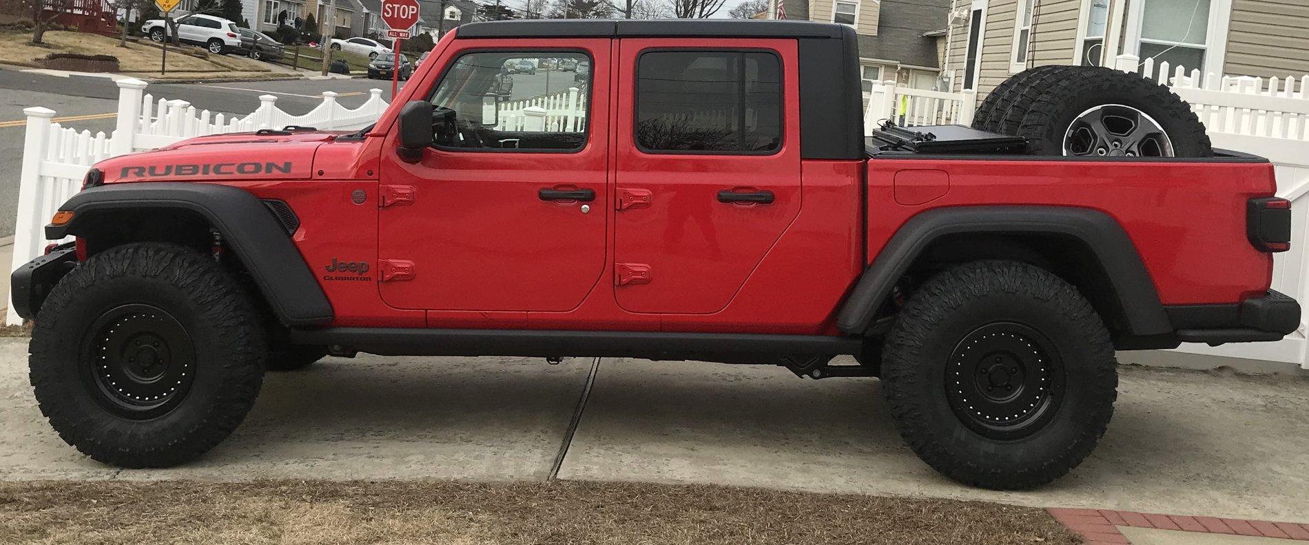 Jeep Gladiator FIRECRACKER RED Gladiator JT Club D7DB80D1-A33B-4531-A666-845EB706F9CE_1_201_a