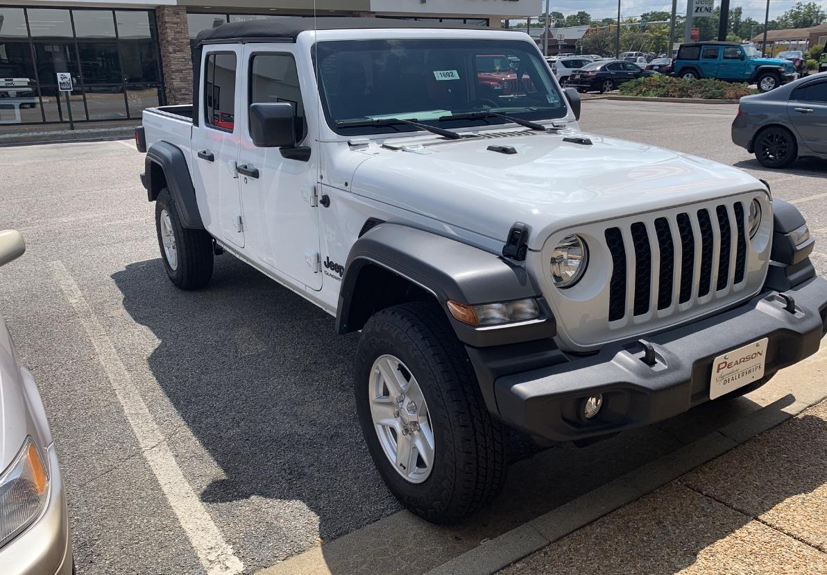 Jeep Gladiator SHOW ME YOUR WHEELS! 7326C45B-9EC1-4E52-BD3E-A50F8B313F8E