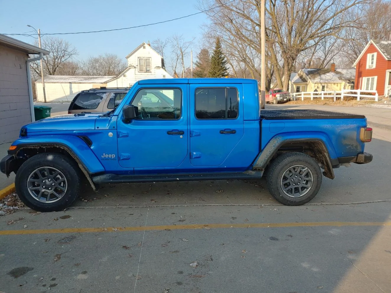 Jeep Gladiator Not seeing any overland pictures JT-with-snow-dirt