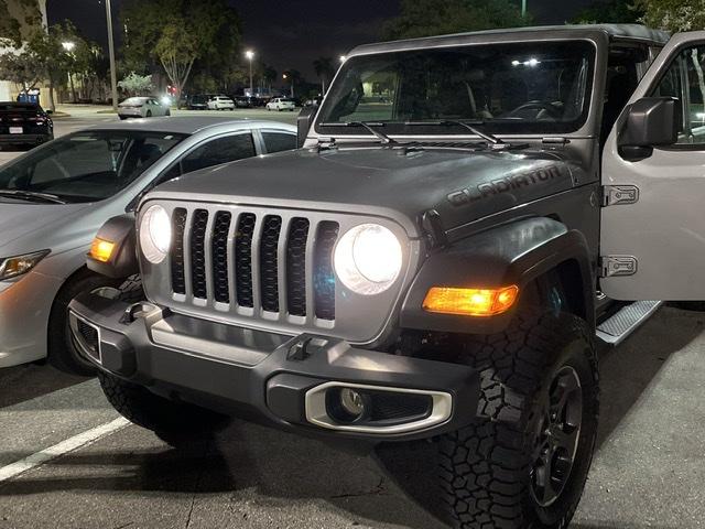 Jeep Gladiator Fender Flare White / LED vs Amber 4B80C43C-6B34-4920-A0B7-61305BD0192F
