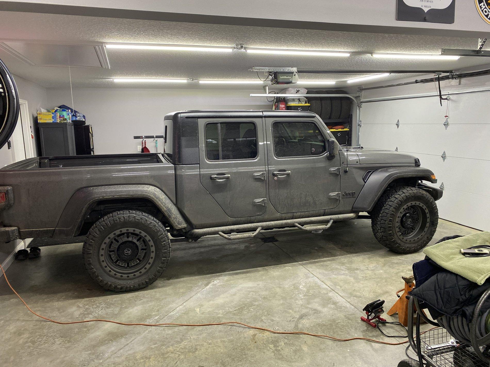 Jeep Gladiator Need some Side Step/Nerf Bar help! DB36EACF-359B-4AB4-8F8F-6345FCE11DA6