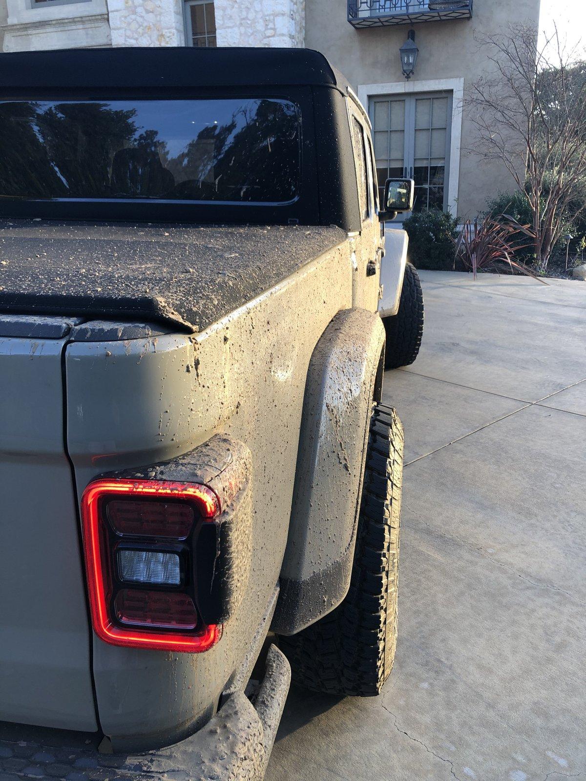 Jeep Gladiator GOBI Gladiator JT Club 7006F6BD-75B2-48F8-99E1-490032181ACF