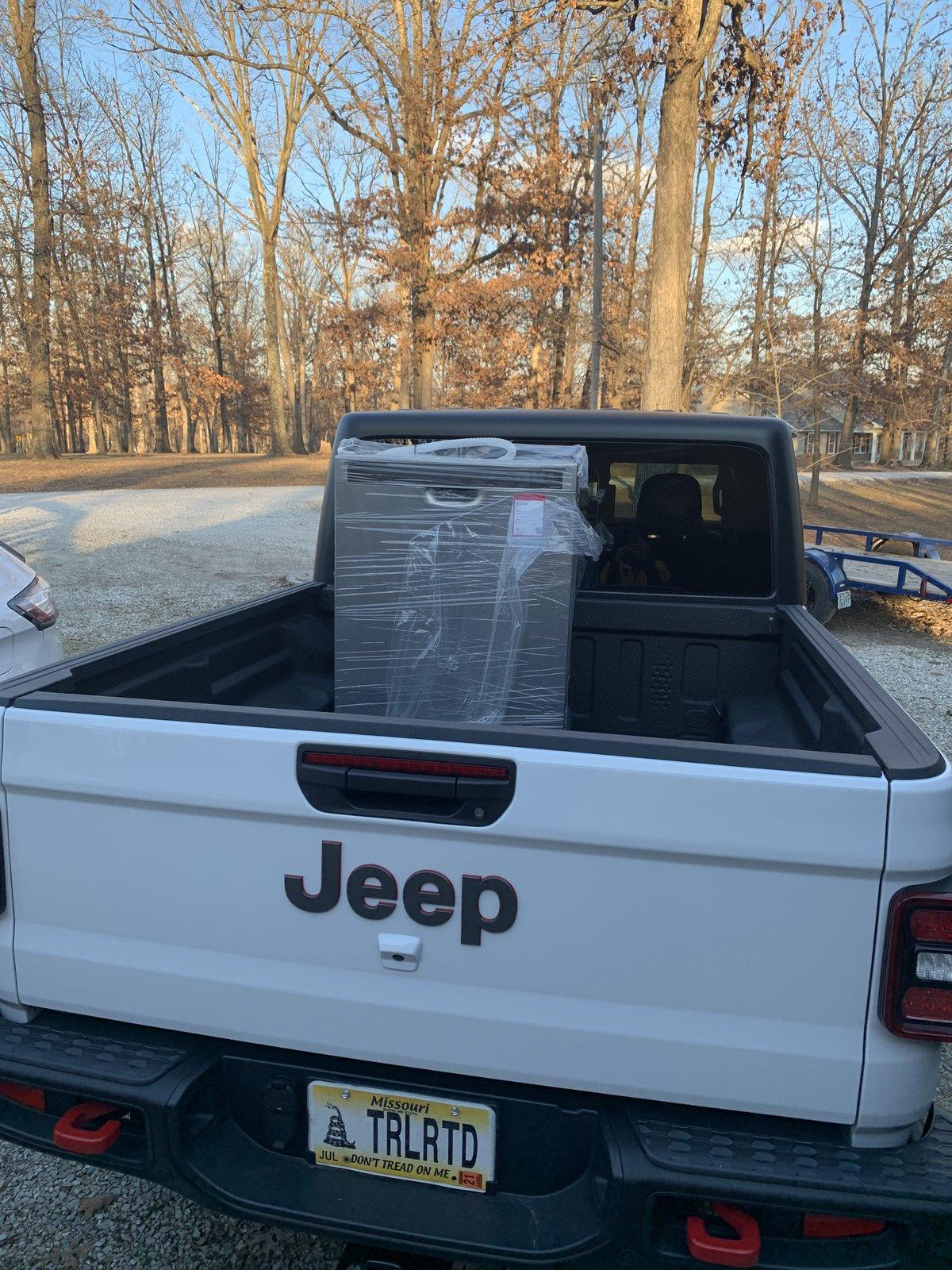 Jeep Gladiator Finally the bed hauling... 073B8CC2-A3AC-4CC9-97F4-00229F7EBF77