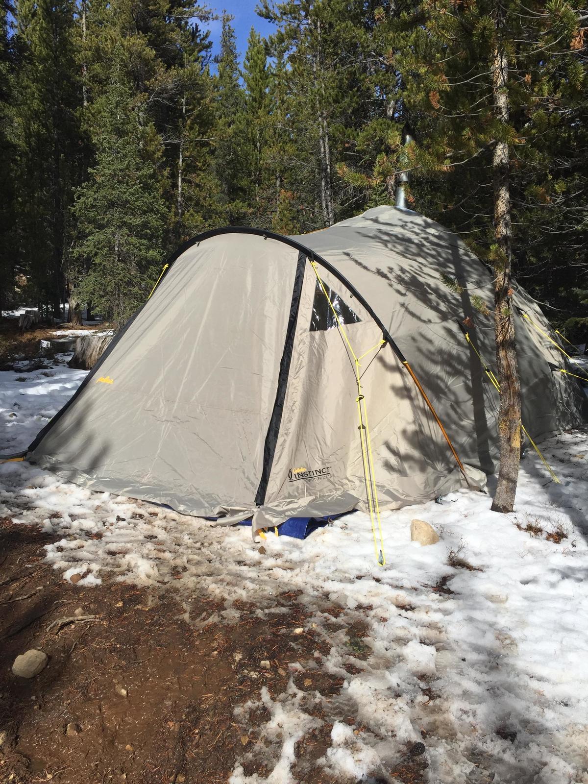 Jeep Gladiator 3+ person rated RTT (roof top tent) over a Gladiator bed...does it fit? 8qgaUWU
