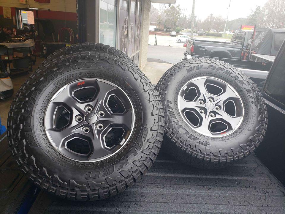 Jeep Gladiator Gladiator Rubicon 5 Wheels and Tires (Including Spare) Tire1