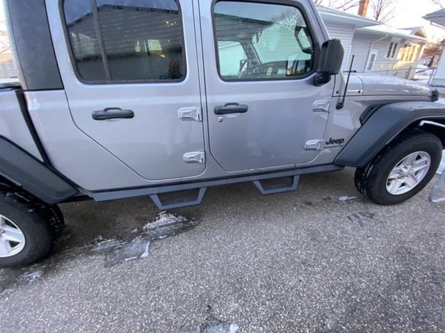 Jeep Gladiator N-Fab vs. Rugged Ridge for side steps CCEC9FD4-830E-49EE-BD26-2DCBFDDF62BF