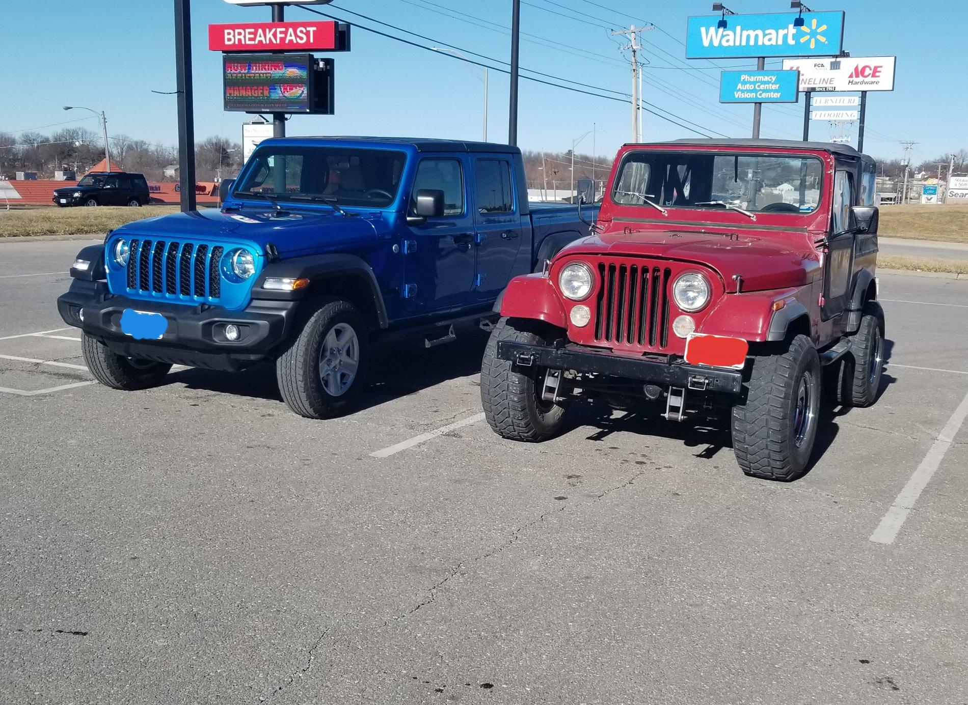 Jeep Gladiator Jeeps Parking Next To Jeeps 20200105_174627