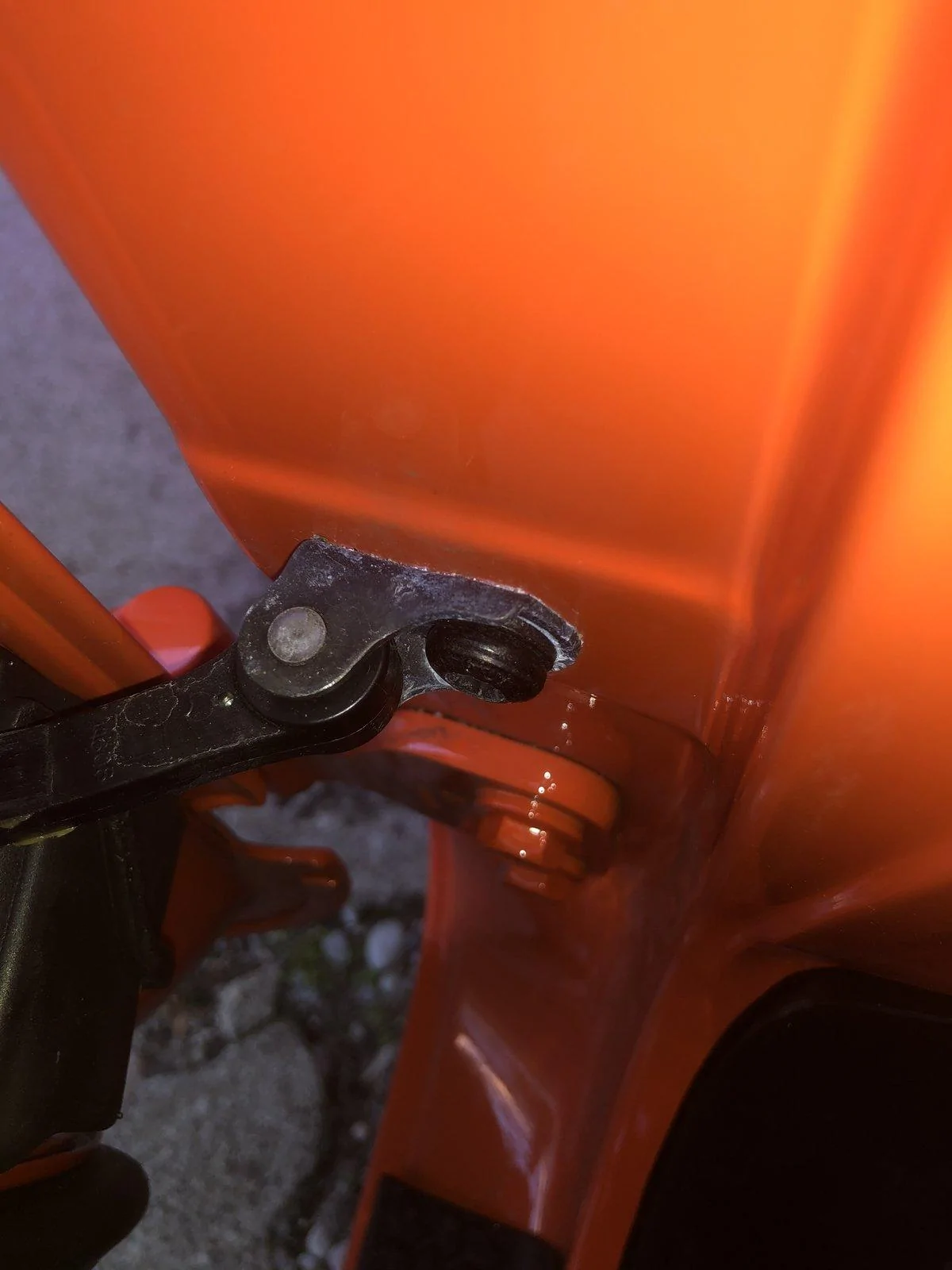 Jeep Gladiator Rust on door 9FC9F4FD-AF3D-487E-A721-A5AD3D0355C1