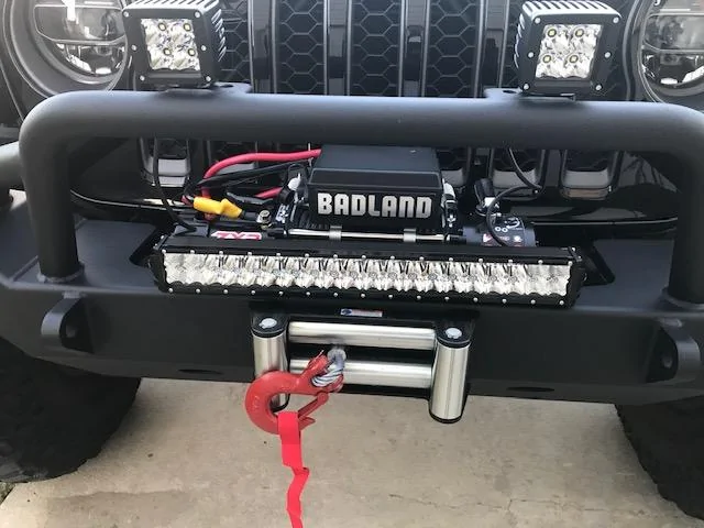 Jeep Gladiator Skyjacker 4.5 inch build on 40's lights