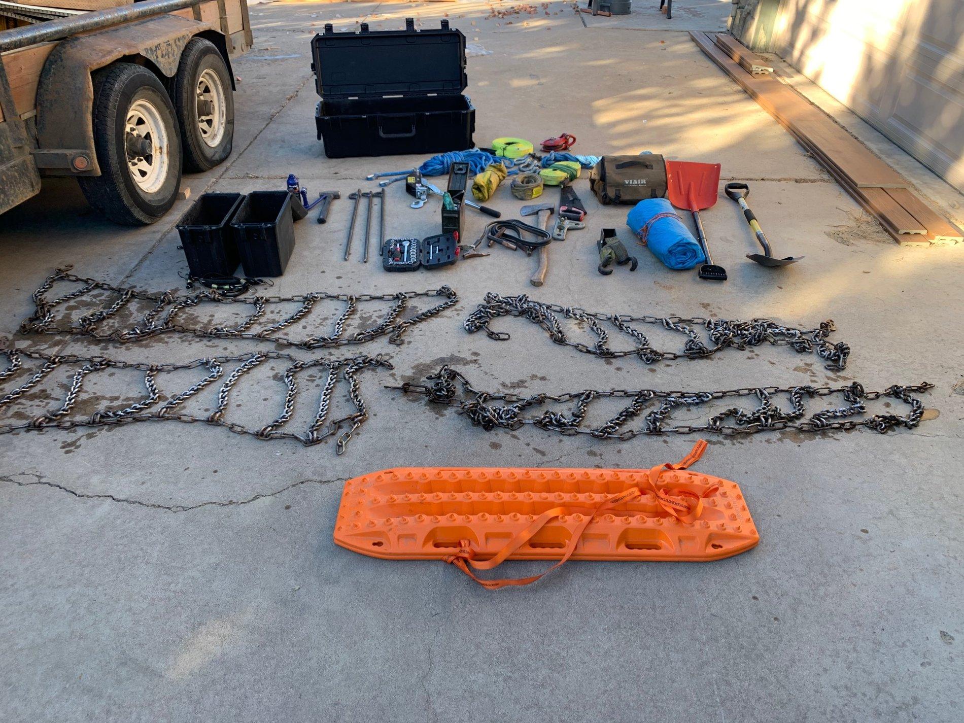Jeep Gladiator Recovery gear in jt. IMG_2902