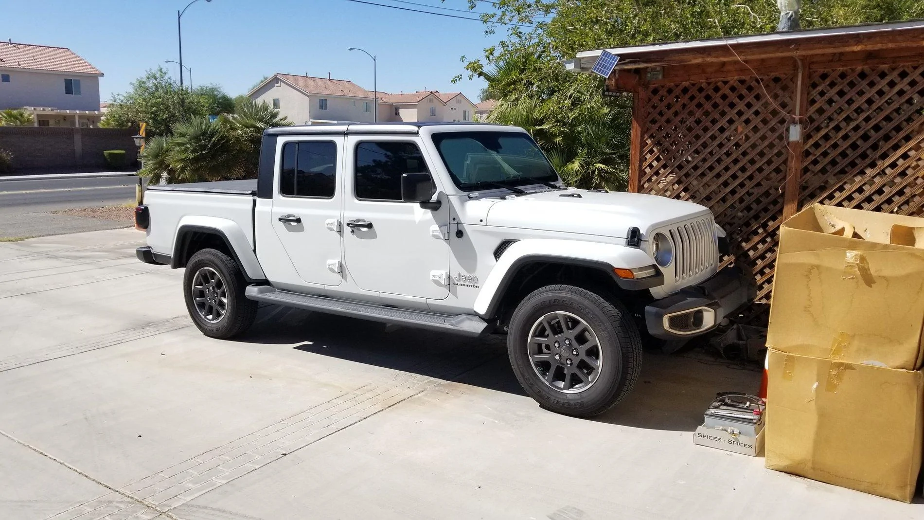 Jeep Gladiator Mopar SOFT Tri-fold Tonneau Cover 20190825_151357
