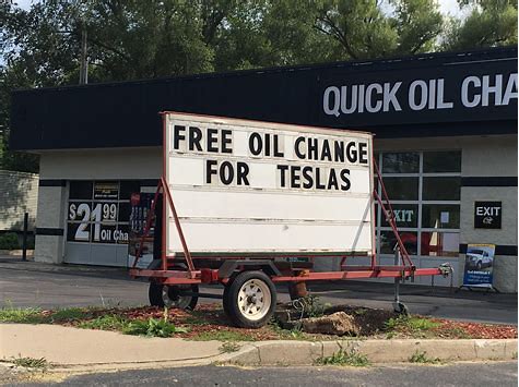 Jeep Gladiator Dealer oil change OIP.jpeg-39