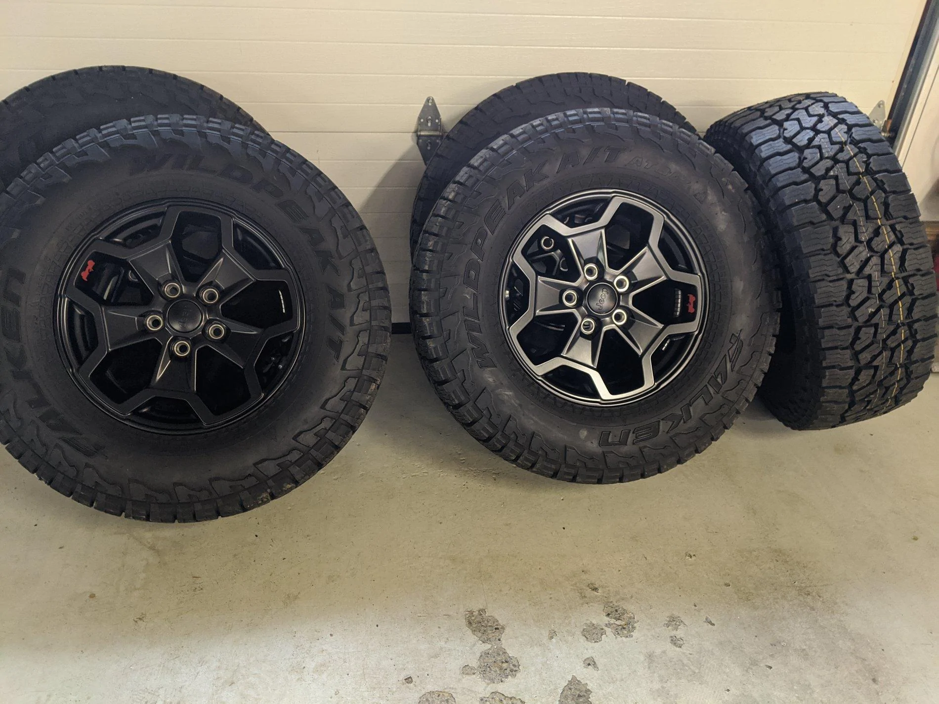 Jeep Gladiator SOLD - 4 Rubicon LE rims and 5 Falken ATs with TPMS IMG_20200105_122018