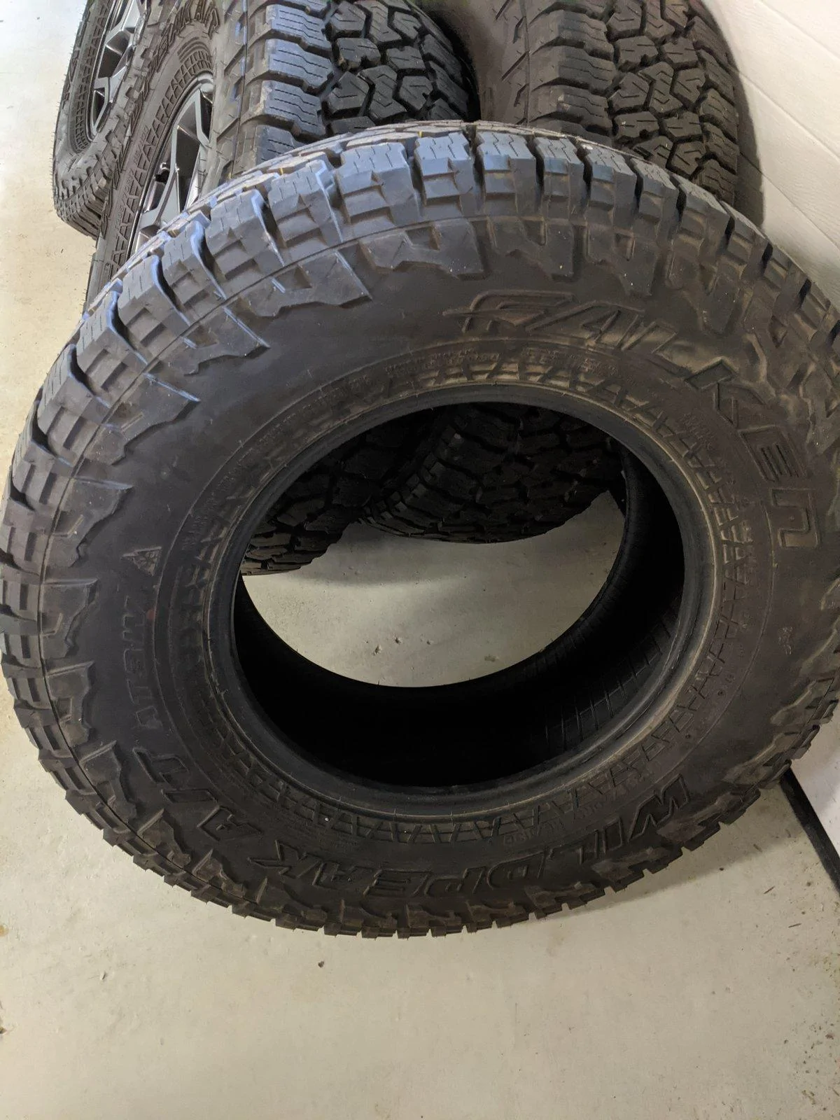 Jeep Gladiator SOLD - 4 Rubicon LE rims and 5 Falken ATs with TPMS IMG_20200105_122115