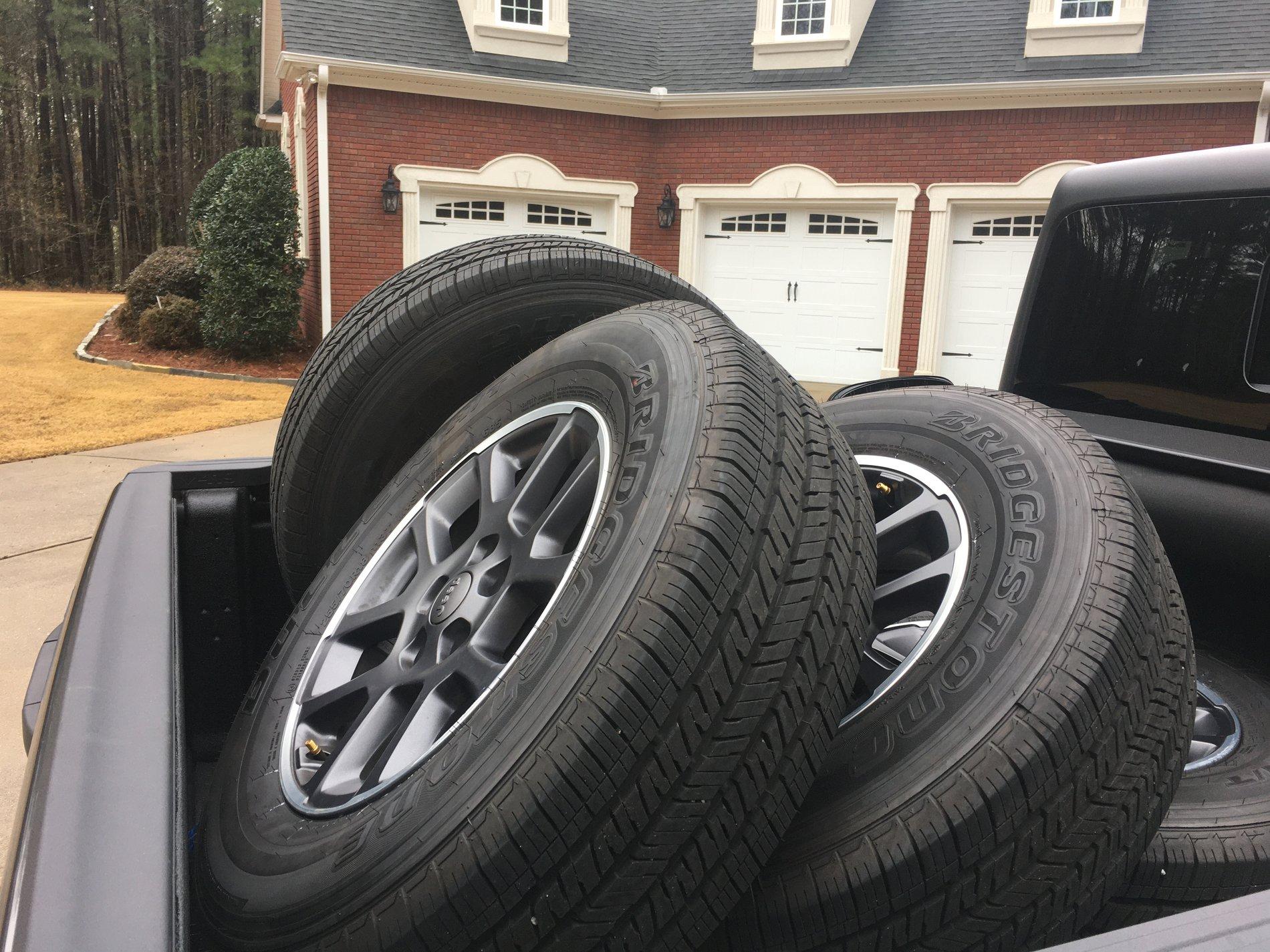 Jeep Gladiator Post your payload pics! 06FBDA8F-816E-4BD6-BE4C-9FC4281FBBFE