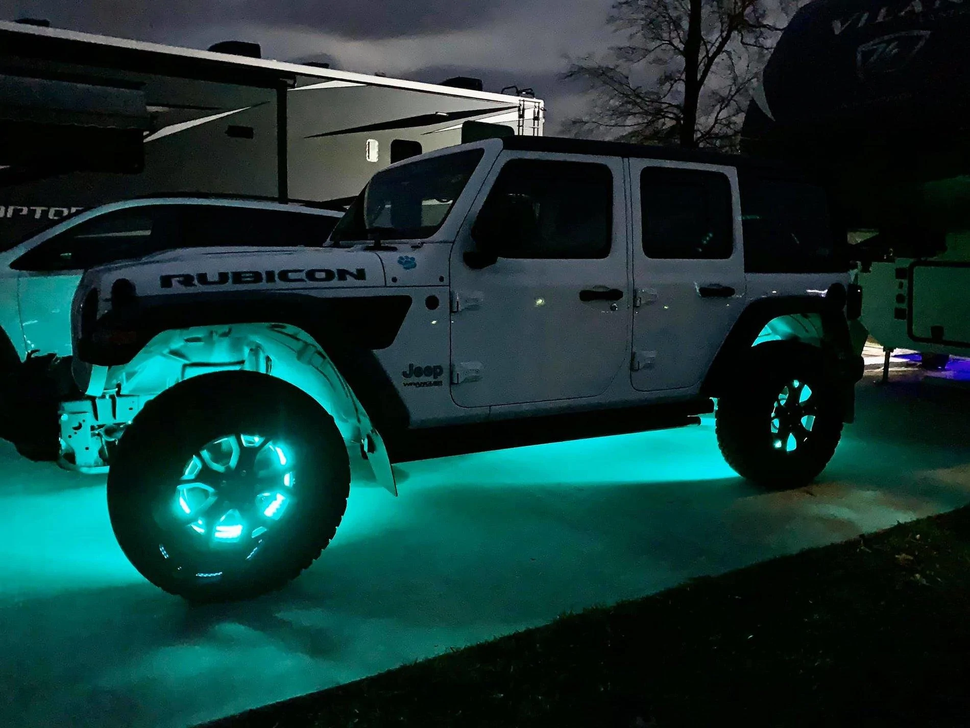 Jeep Gladiator ORACLE Lighting LED Illuminated Wheel Rings oracle_wheel_rings_jeep_JK_LED_underbody_aqua