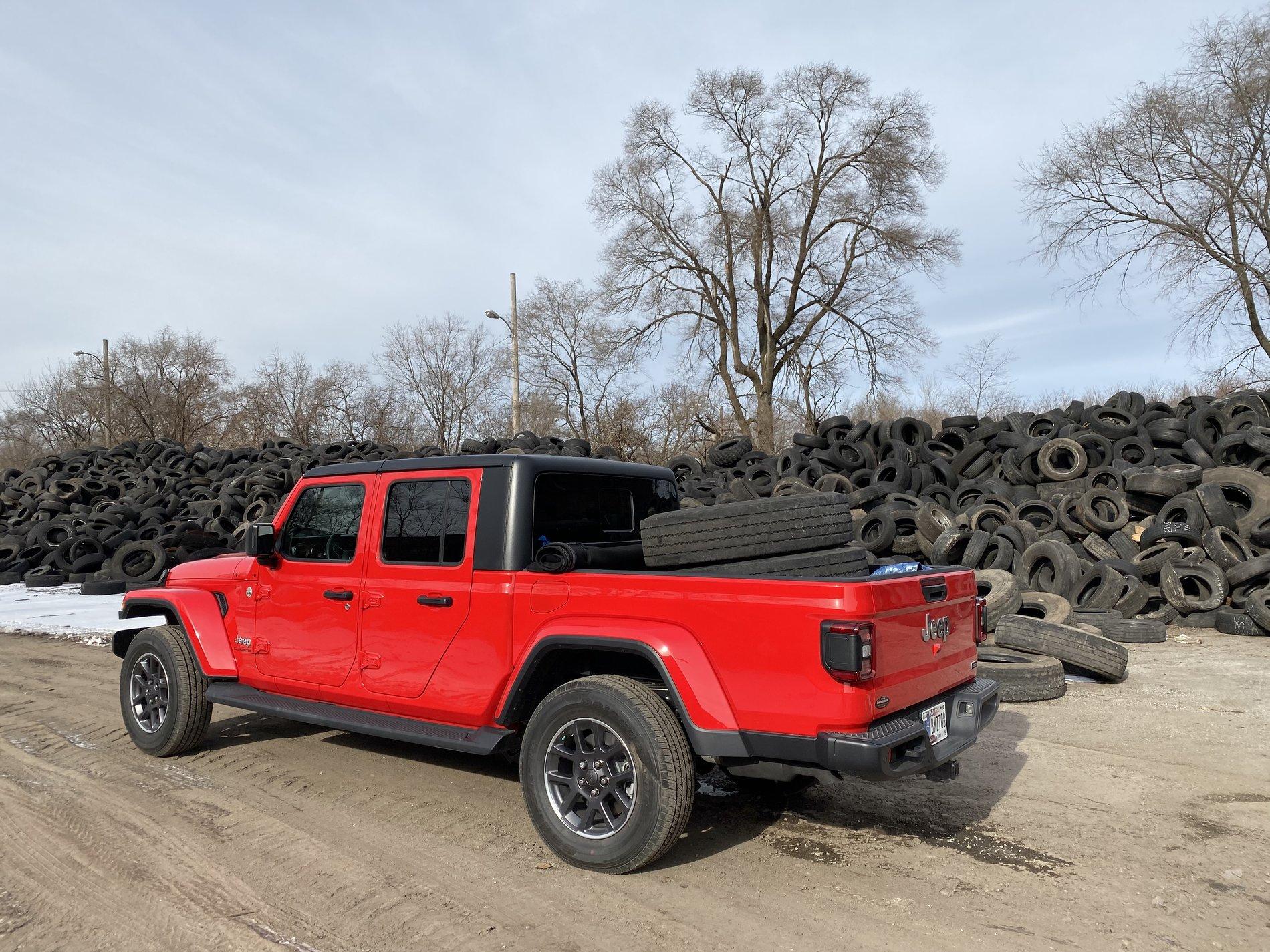 Jeep Gladiator Post your payload pics! 191218_gladiator_tires