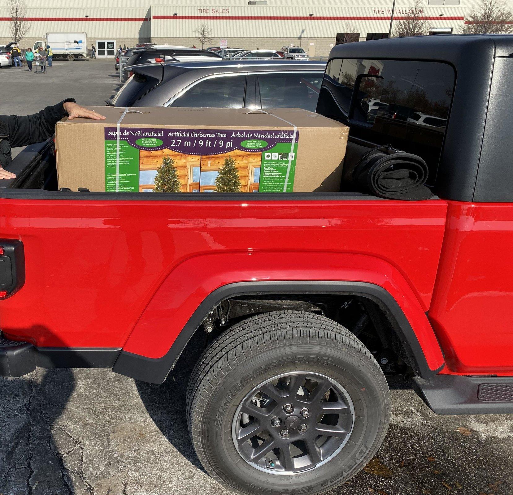 Jeep Gladiator Post your payload pics! 191115_christmas_tree