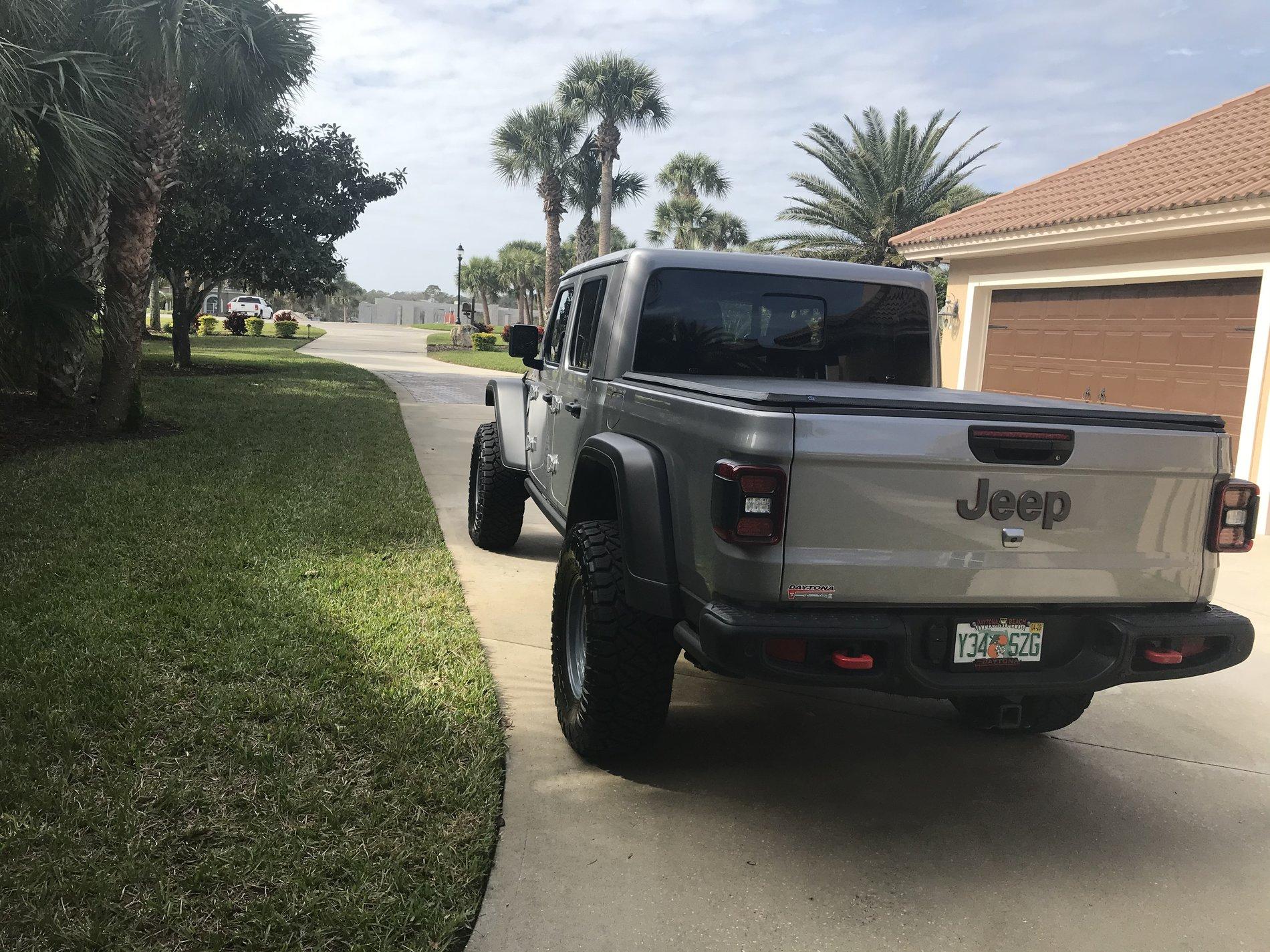 Jeep Gladiator Gladiators on Mopar 2" Lift Kit 75F00238-24A7-481A-AC24-7A8A4DBD8BAF