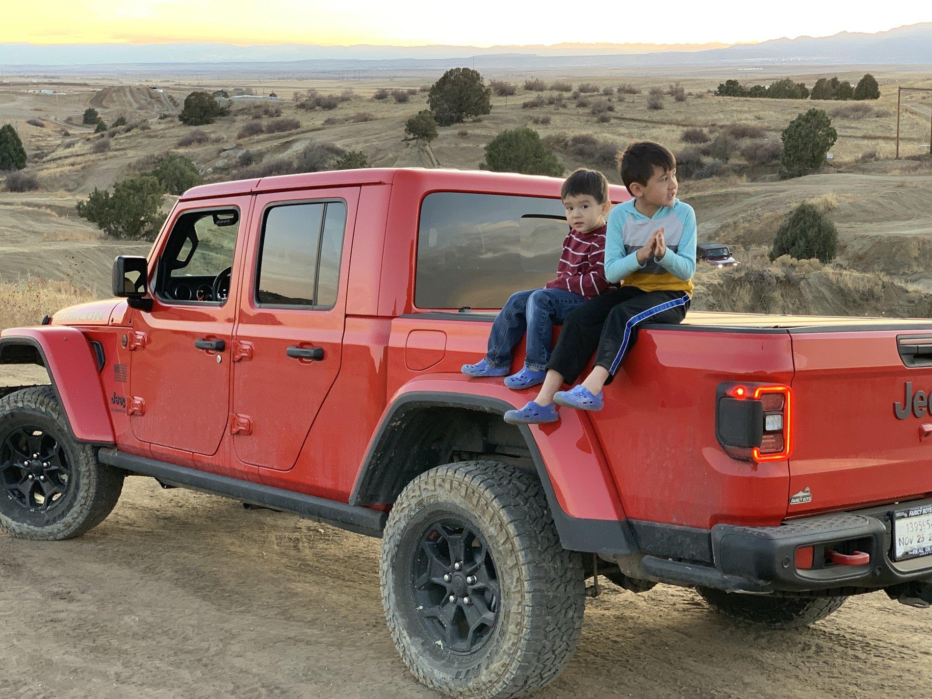 Jeep Gladiator Post up your Jeep life! F005BF14-E270-4A5B-A8BA-20A4DBB302D7