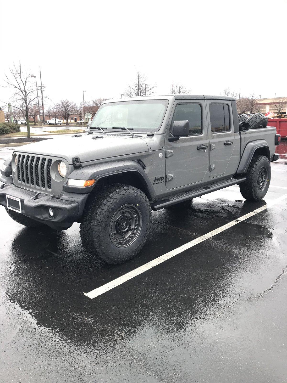 Jeep Gladiator Pictures of 33s and 35s F13A28EE-86CE-4142-A4FD-3148DBD62889