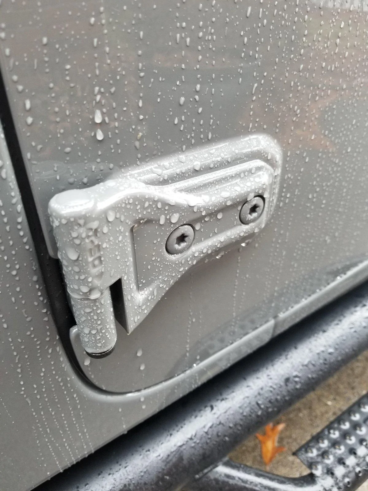 Jeep Gladiator Just a heads up - protect your door hinges from rock chips 20200111_114508