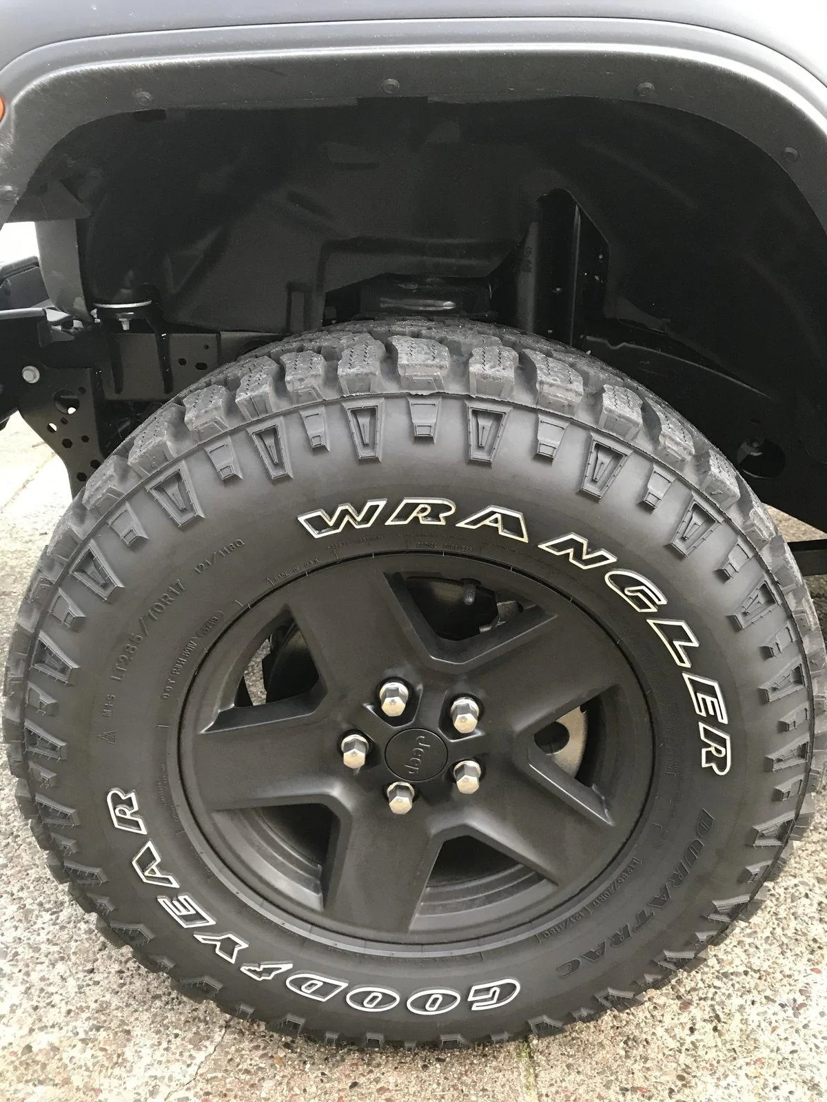 Jeep Gladiator Let's see 'em - Larger tires on Sport S wheels IMG-0411_compress87
