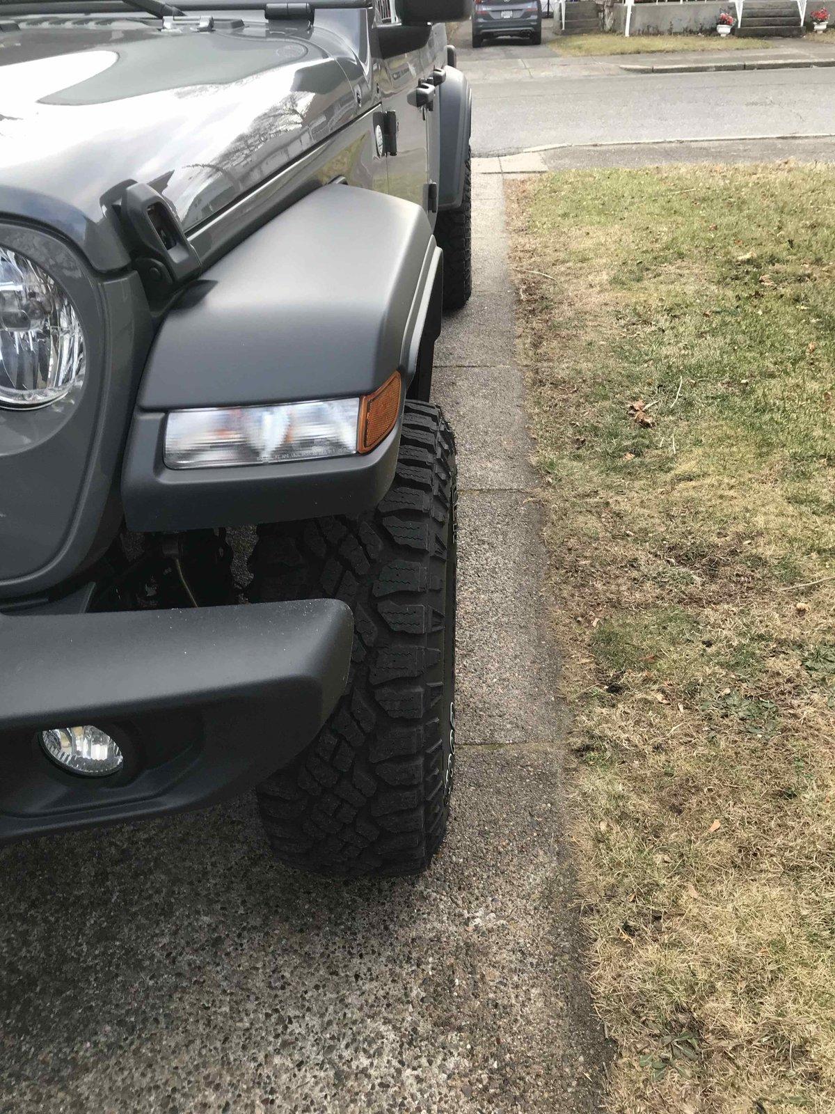 Jeep Gladiator Let's see 'em - Larger tires on Sport S wheels IMG-0412_compress9