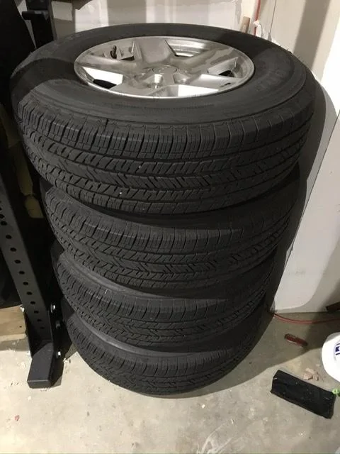 Jeep Gladiator Donating Sport S wheels tires and tpms. A2D6970E-47B4-448D-80AE-099E1A3DC5BC