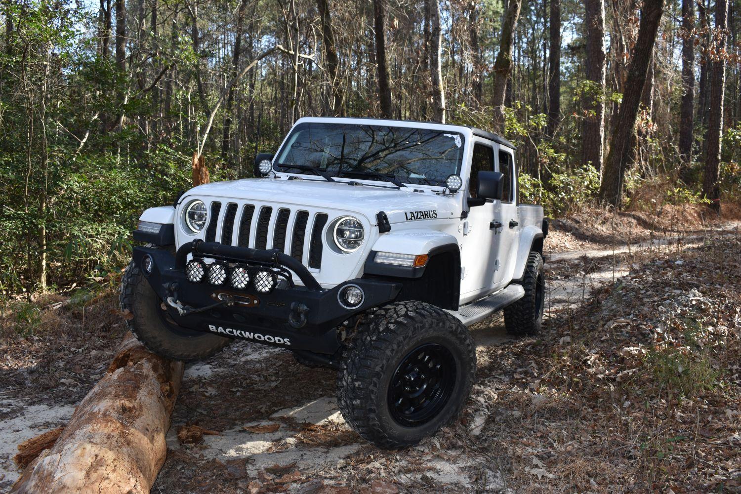 Jeep Gladiator 35” Nitto tires for Gladiator Overland 1 (1)