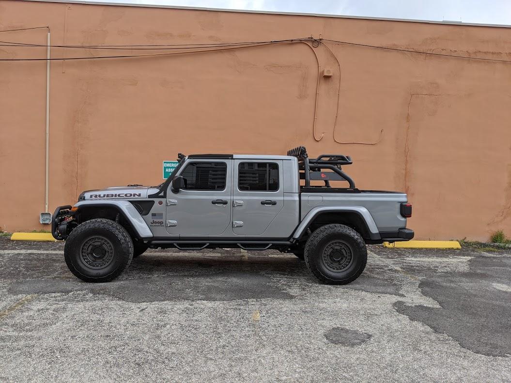 Jeep Gladiator Breaking up the rear window look? JtdYyjFDc8l6gIsHIM0dAZHCaXFh4g40EM30b-C_m6x8RdYjpHjgO-sa7WzG6w_iTlQGGFpjEO0yqElAxk=w1055-h791-no